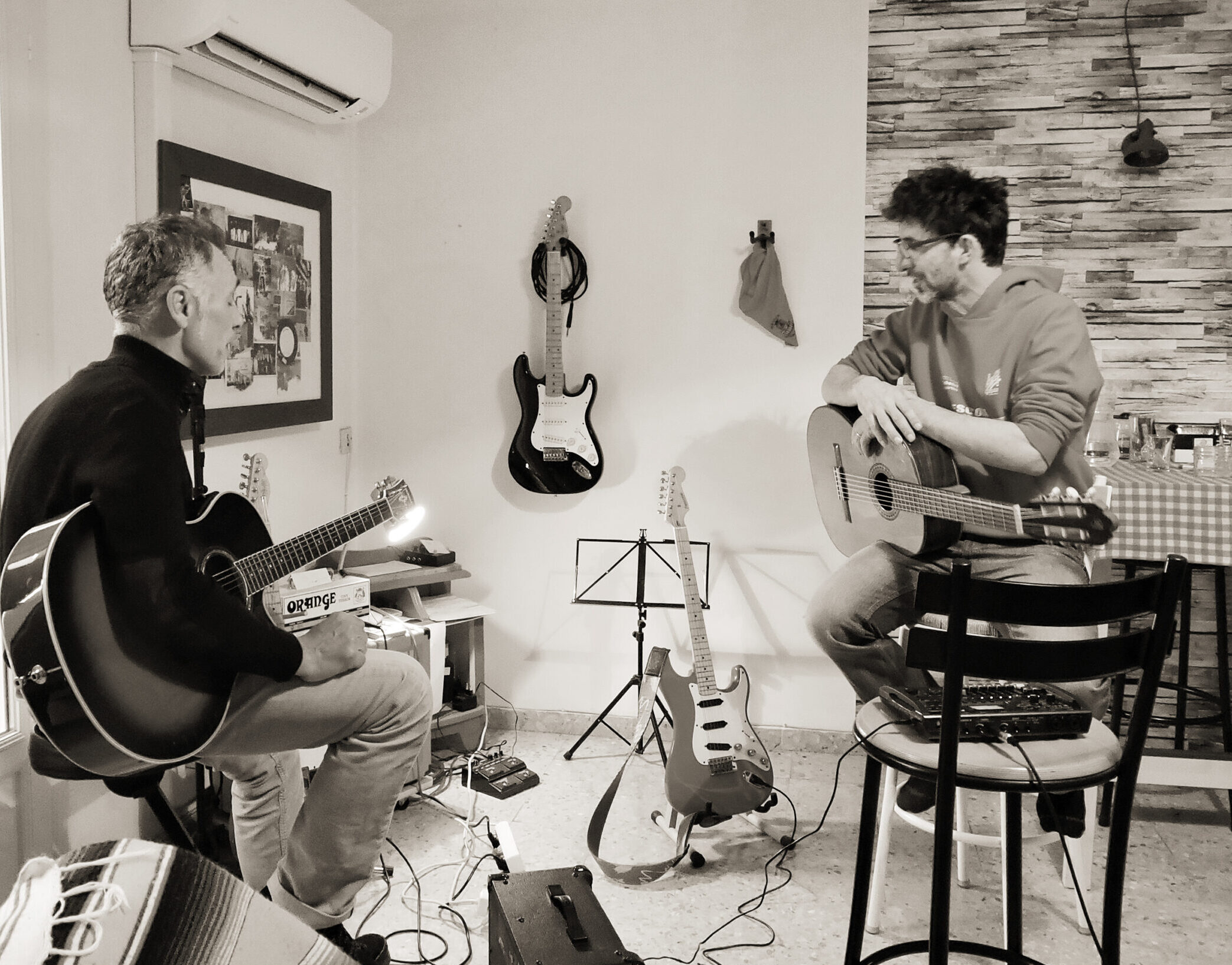 guitaristes en répétition